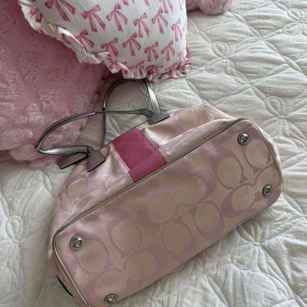 Y2K Coach pink and silver monogram purse - Picture 8 of 8